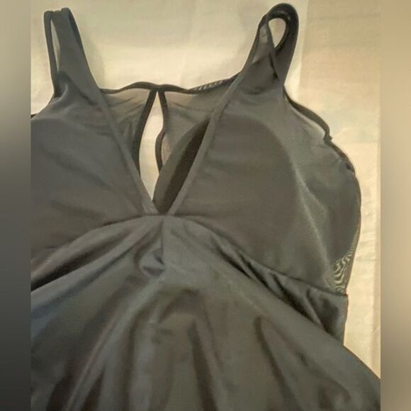 2XL Time and Tru rich black with sheer one piece v neck swim suit - Picture 3 of 14